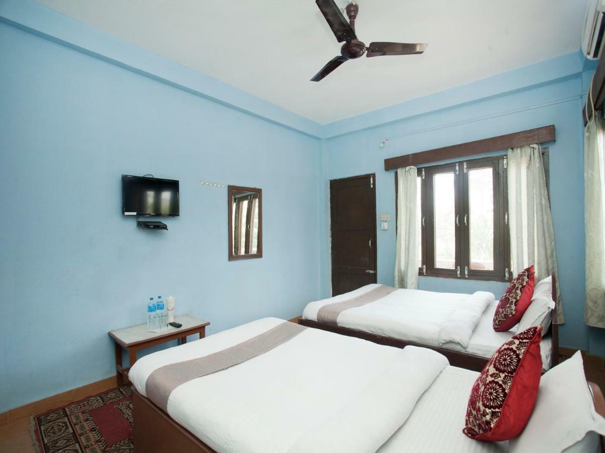 Spot On 486 Hotel Holy Lodge Sauraha Exterior foto